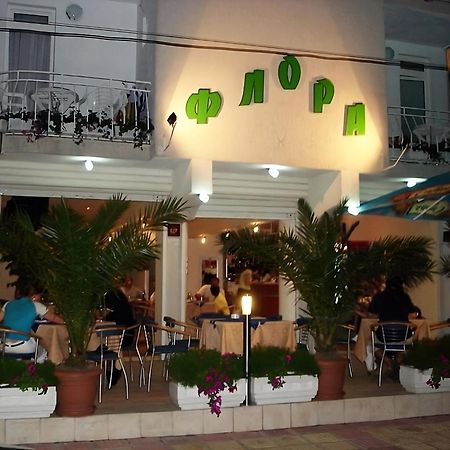 Guesthouse Flora Kiten  Exterior photo